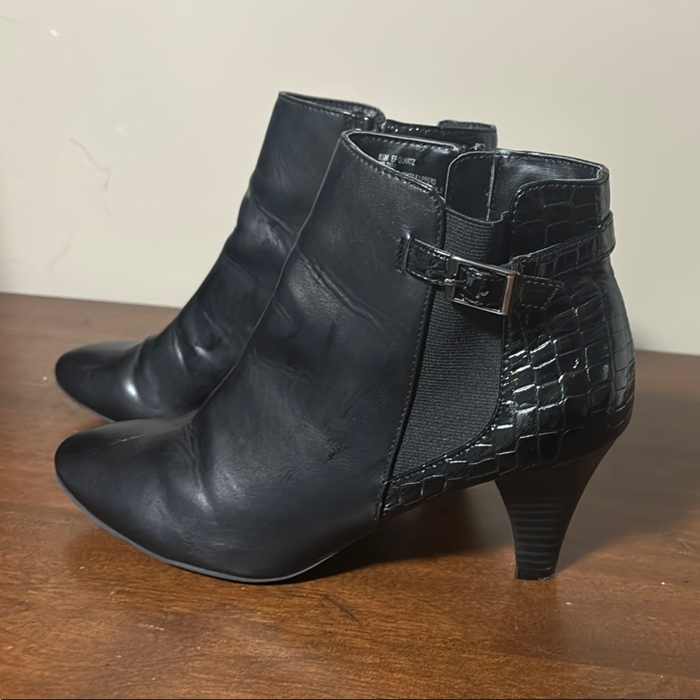 East Fifth black heeled Ankle Boots 8.5 excellent preowned condition